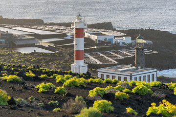 Leuchtturm Faro de Fuencaliente, Salinas de Fuencaliente, Insel La Palma, Kanarische Inseln, Spanien - obrazy, fototapety, plakaty