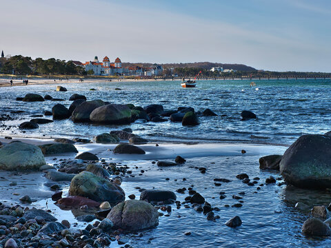 Ostseestrand mit Blick auf Binz.