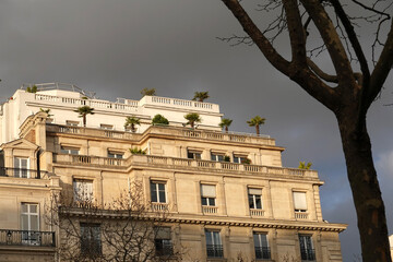 Rooftop sur un immeuble des Champs-Elysées à Paris