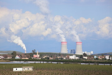 Fototapeta na wymiar Thermal power plants emitting smoke