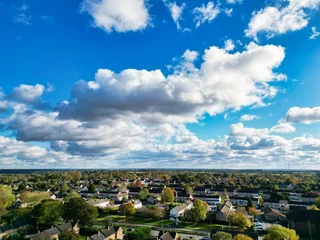 Foto auf Alu-Dibond Sky and Clouds over Central Hemel Hempstead City of England Great Britain  © Nasim