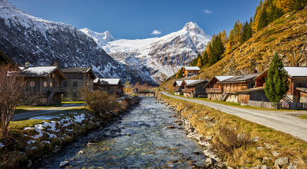 Fototapeta premium alte Holzhäuser, Großvenediger Gruppe, Innergschlöß, Osttirol, Tirol, Österreich