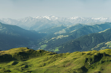 Fototapeta na wymiar Blick vom Kitzbüheler Horn zum Großvenediger, Pass Thurn, Kitzbüheler Alpen, Kitzbühel, Tirol, Österreich