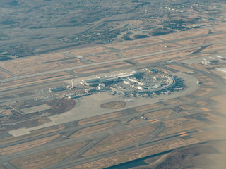 千歳空港　飛行機の窓からの風景