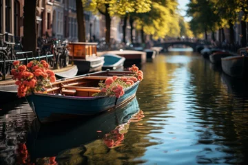 Wandcirkels tuinposter Floral boat glides on canal through scenic natural landscape © JackDong