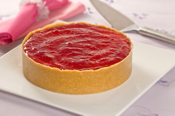 Torta doce com cobertura de Morango