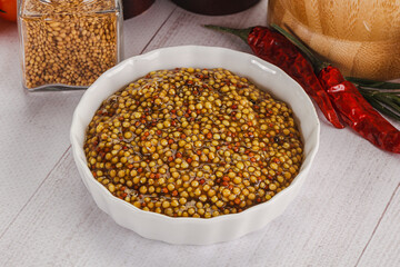 Spicy mustard sauce with seeds