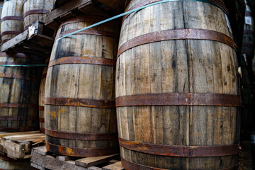 Fototapeta premium Botti, barili, barrels per vino, whisky, alcol, fermentazione