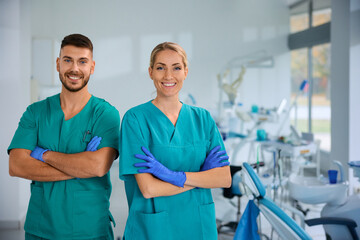 Obraz premium Portrait of confident dentists looking at camera.