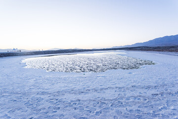 Fototapeta na wymiar Emerald Lake, Lenghu Town, Haixi, Qinghai