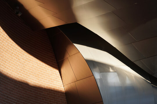 Marta Herford Museum of Contemporary Art Gebäude geplant von Frank o. Gehry
Ein Beispiel für Dekonstruktivismus und Neuentwicklung gemischter Baumaterialien