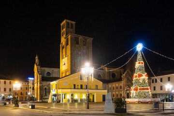 Night view of a Christmas tree in Piove di Sacco city center; Christmas lights decoration; Veneto,...