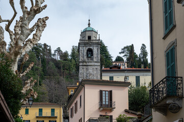 Fototapeta na wymiar Tourist destination small medieval village of Bellagio with hilly narrow streets and luxurious villas, holiday destination on Lake Como, Italy