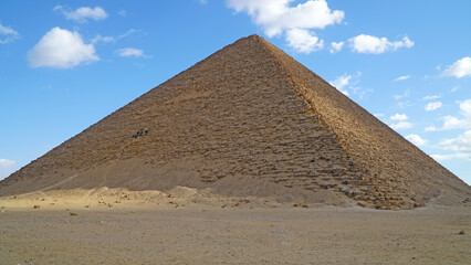 Fototapeta na wymiar The Red Pyramid (Sneferu Pyramid) in Dahshur, Egypt