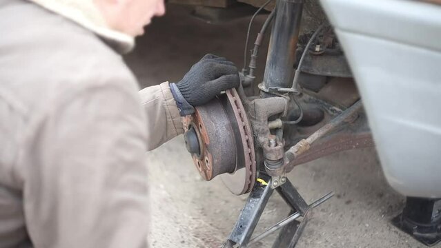 car suspension repair, replacement of the ball joint of the suspension arm