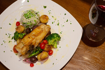 Comida Brasileira Típica Restaurante Feijoada Carne Tilápia Risotto Macarrão Legumes Filé Mignon Fettucine Salada Ceasar Pastelzinho Caldo de Mandioca Frios Dado de tapioca Drinks Coquetéis Brasileiro