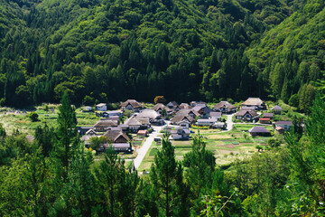 伝統的な曲家が多数残る山里の集落、南会津町「前沢曲家集落」 © 直樹 市村