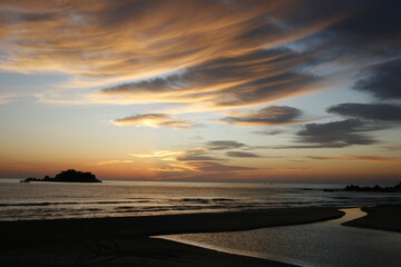 Fototapeta na wymiar sunset on the beach, Golden Sunrise