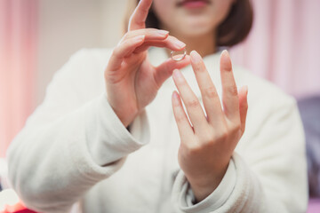 ake off wedding ring　結婚指輪