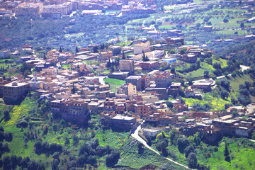 village Kabyle vue de loin, mon Djurdjura
