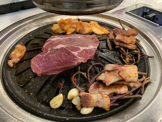 삼겹살 숯불 고기구이 돼지고기 식당 화로구이 숯 바베큐 돼지갈비 양념갈비