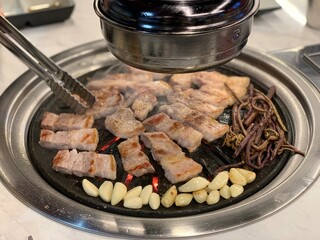 삼겹살 숯불 고기구이 돼지고기 식당 화로구이 숯 바베큐 돼지갈비 양념갈비