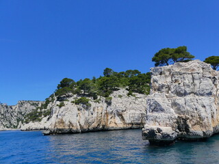 Les Calanques  depuis un bateau en Côte d'Azur