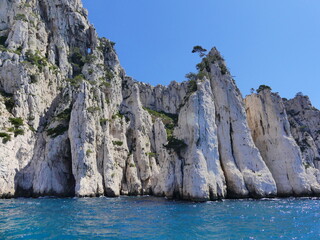 Les Calanques  depuis un bateau en Côte d'Azur