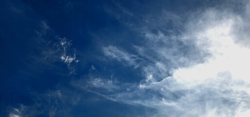 View of the sky and cloud patterns, Dark mode.