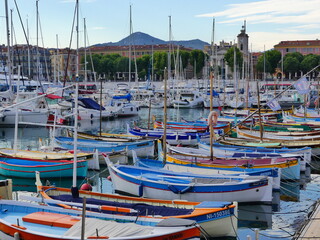 Fototapeta na wymiar Bateaux et port de Nice