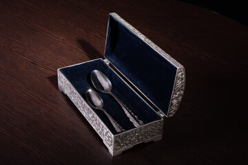 spoon box