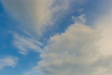 Fototapeta na wymiar The vast blue sky and clouds sky