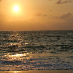 Obraz premium red sunrise on the sea