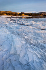 Eisschollen in der Bucht Dyrholaos, Dyrholar, Südisland, Island