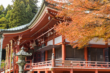 日本　滋賀県大津市にある延暦寺の東塔の大講堂と紅葉
