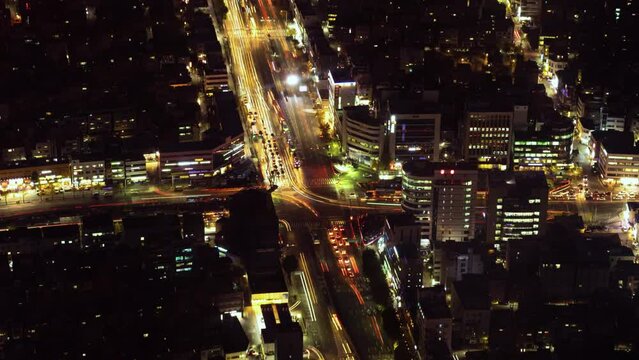 Traffic movement on night streets