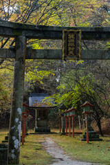 日本　滋賀県大津市にある延暦寺の西塔の箕淵弁財天と紅葉