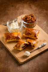 puff pastry filled with minced meat and cheese - 758004019