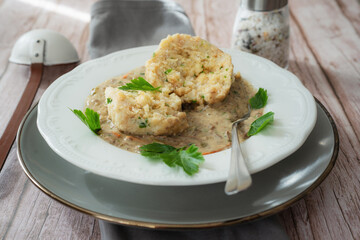 Wiener Kalbsrahmbeuschel - Ragout aus Lunge und weiteren Innereien - bekannt in der Österr. Küche und im bayrischen Raum