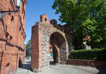 Brama zamkowa - wschodnia, Toruń, Poland - obrazy, fototapety, plakaty