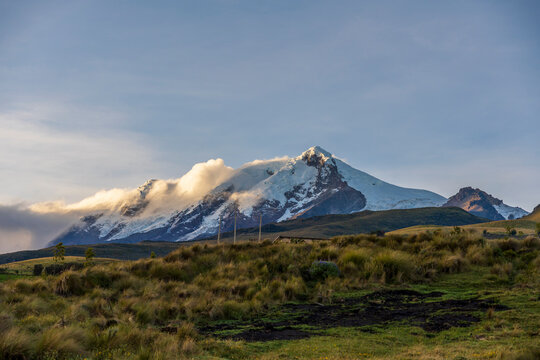 Cayambe, volc&aacute;n con el mayor glaciar en ecuador, cordillera de los andes  