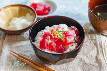 マグロの山かけ丼