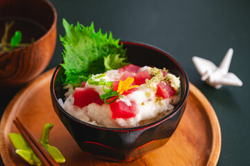 マグロの山かけ丼