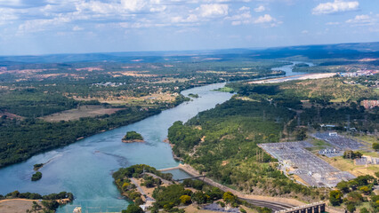 Vista A&eacute;rea do Rio S&atilde;o Francisco, pegando em cima das usina Hidrel&eacute;trica e represa da Cemig, na cidade de Tr&ecirc;s Marias, MG, Brasil