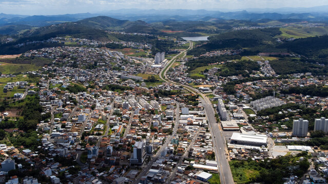 Vista a&eacute;rea da cidade de Juiz de Fora, MG, Brasil