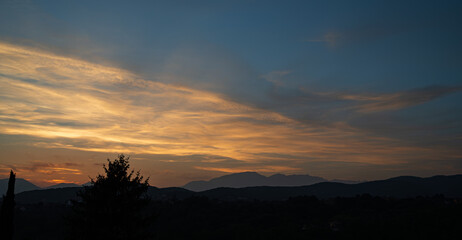 Spectacular photographs of sunsets in Molise, Italy