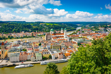 Fototapeta na wymiar Sommer in Passau, der Stadt an Donau und Inn