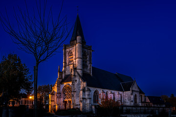 Une église a l'heure bleu - obrazy, fototapety, plakaty