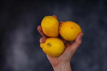 Saure Zitronen