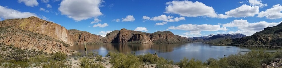 Fototapeta na wymiar Water flowing through rocky cliffs atop a hillside: Arizona